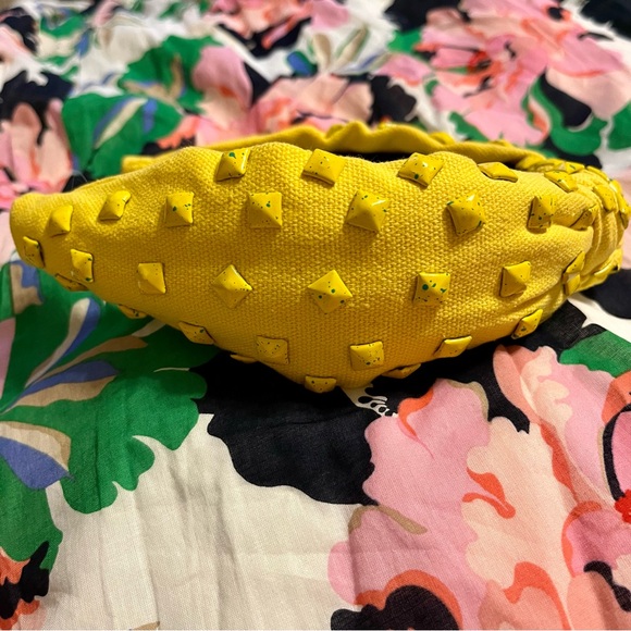 NWOT Lele Sadoughi Splattered yellow with yellow/green splattered embellishments - Picture 4 of 4